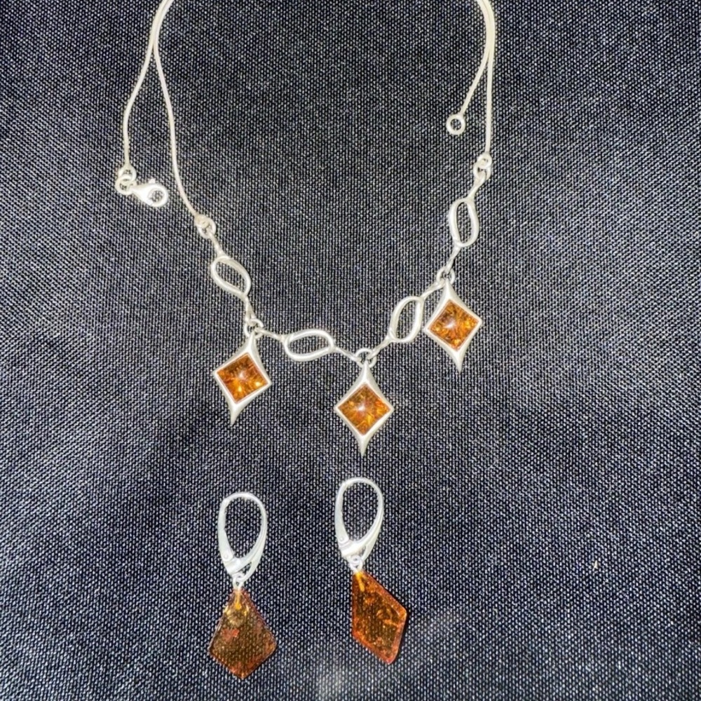Elegant Silver and Amber Jewelry Set